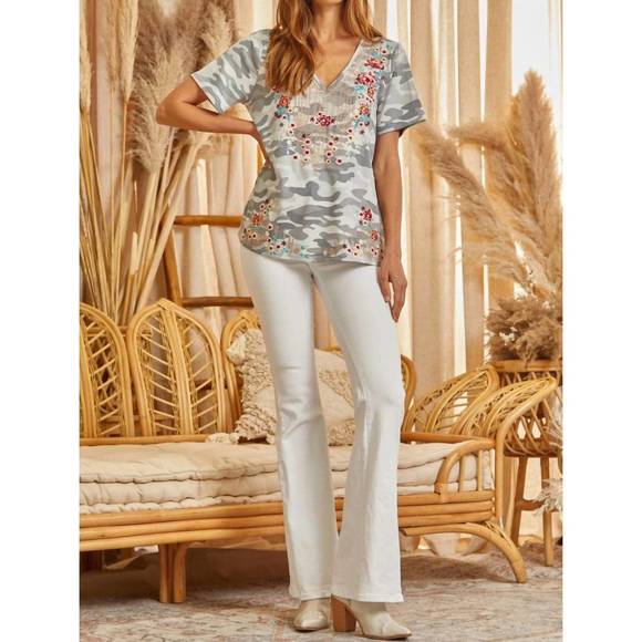 NEW SAVANNA JANE camo print tee in grey - Picture 4 of 6